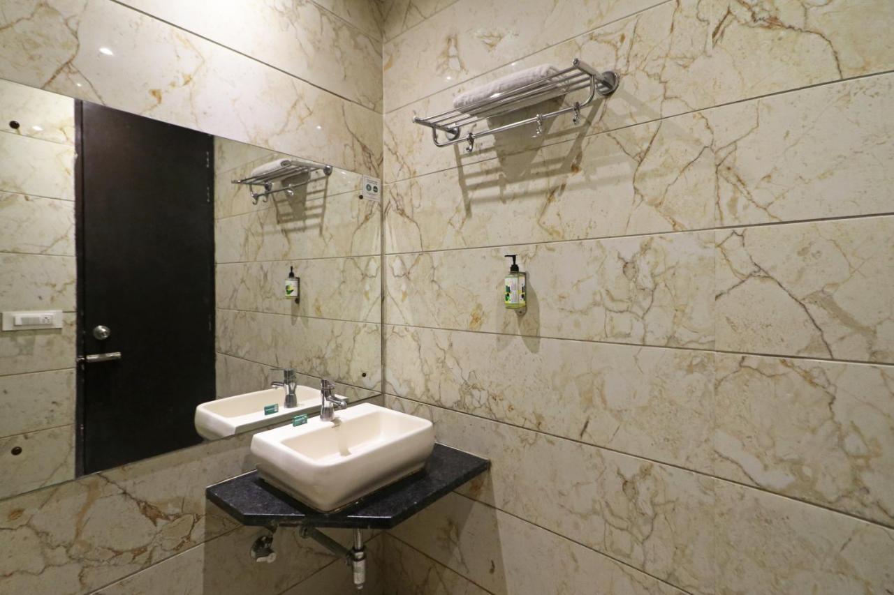 Hotel Paragon Suites 新德里 外观 照片